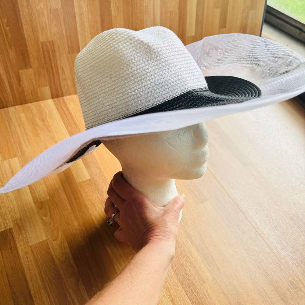 Women's dressy summer hat, black and white NWOT